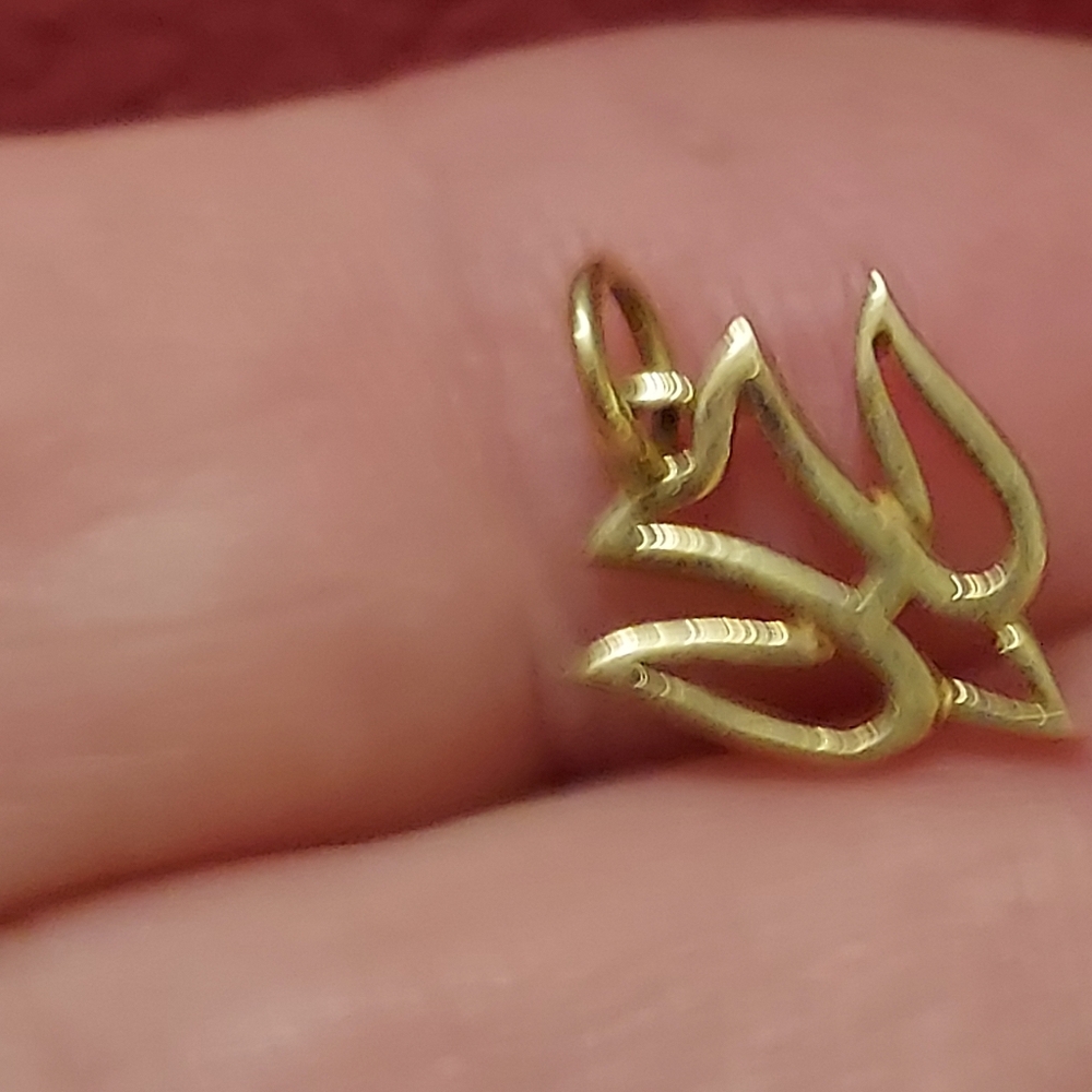 14 Karat James Avery Gold Descending Dove Retired Pendant Or Charm